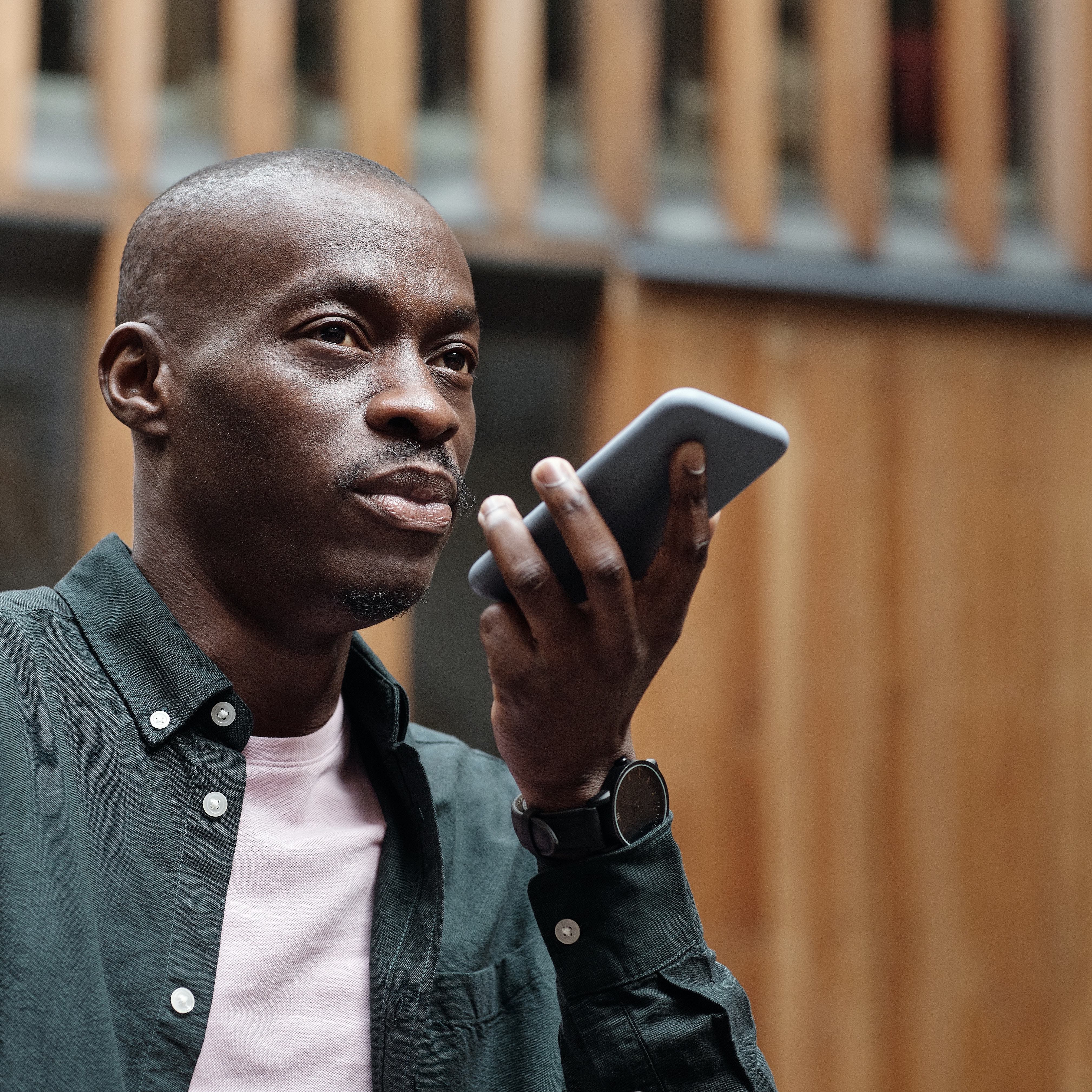 Voice search is growing in popularity. Source: Theo Decker (Pexels)